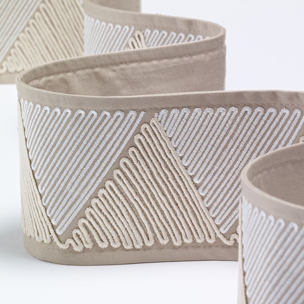 Басонные изделия James Hare Trims 9000/01