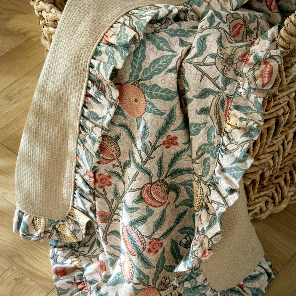 Текстиль William Morris At Home The Forager Vol 1 FRUIT LICHEN