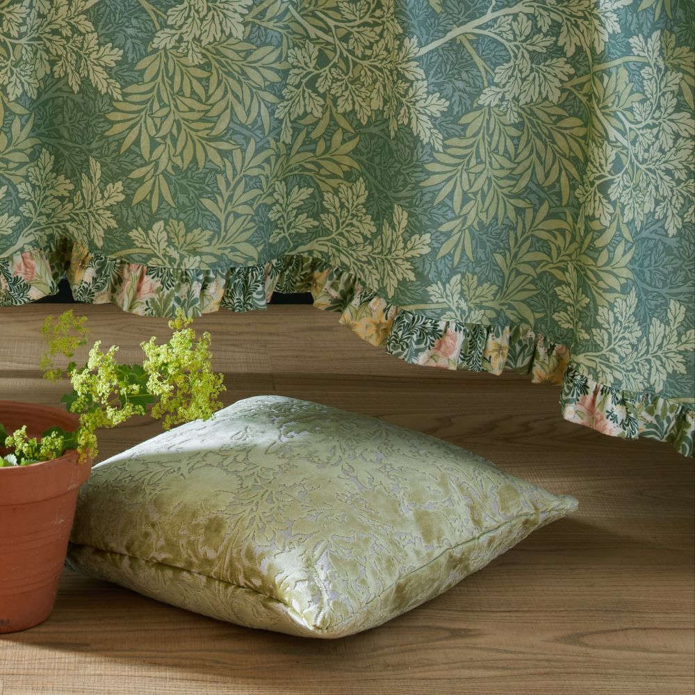 Текстиль William Morris By Ashley Wilde Flora & Foliage Vol 1 FOLIAGE APPLE