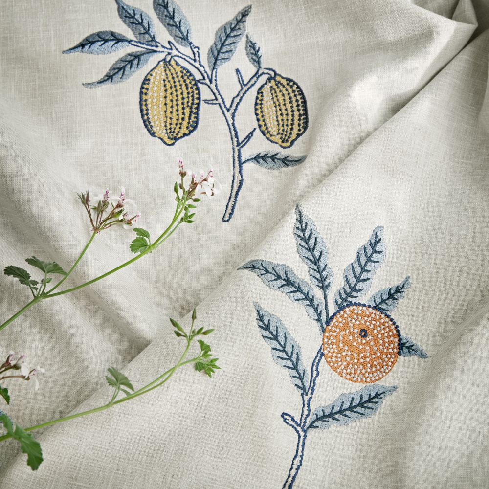 Текстиль William Morris At Home The Forager Vol 1 FRUIT EMBROIDERY RIVER